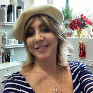 Meet your Posher, Lorrie